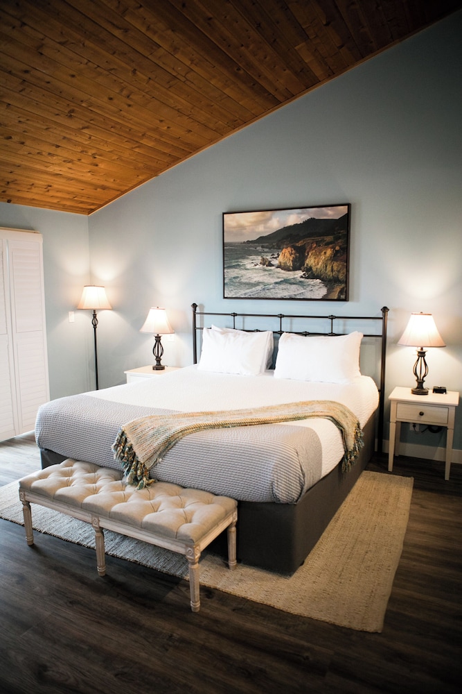 Sea Otter Inn 11/63