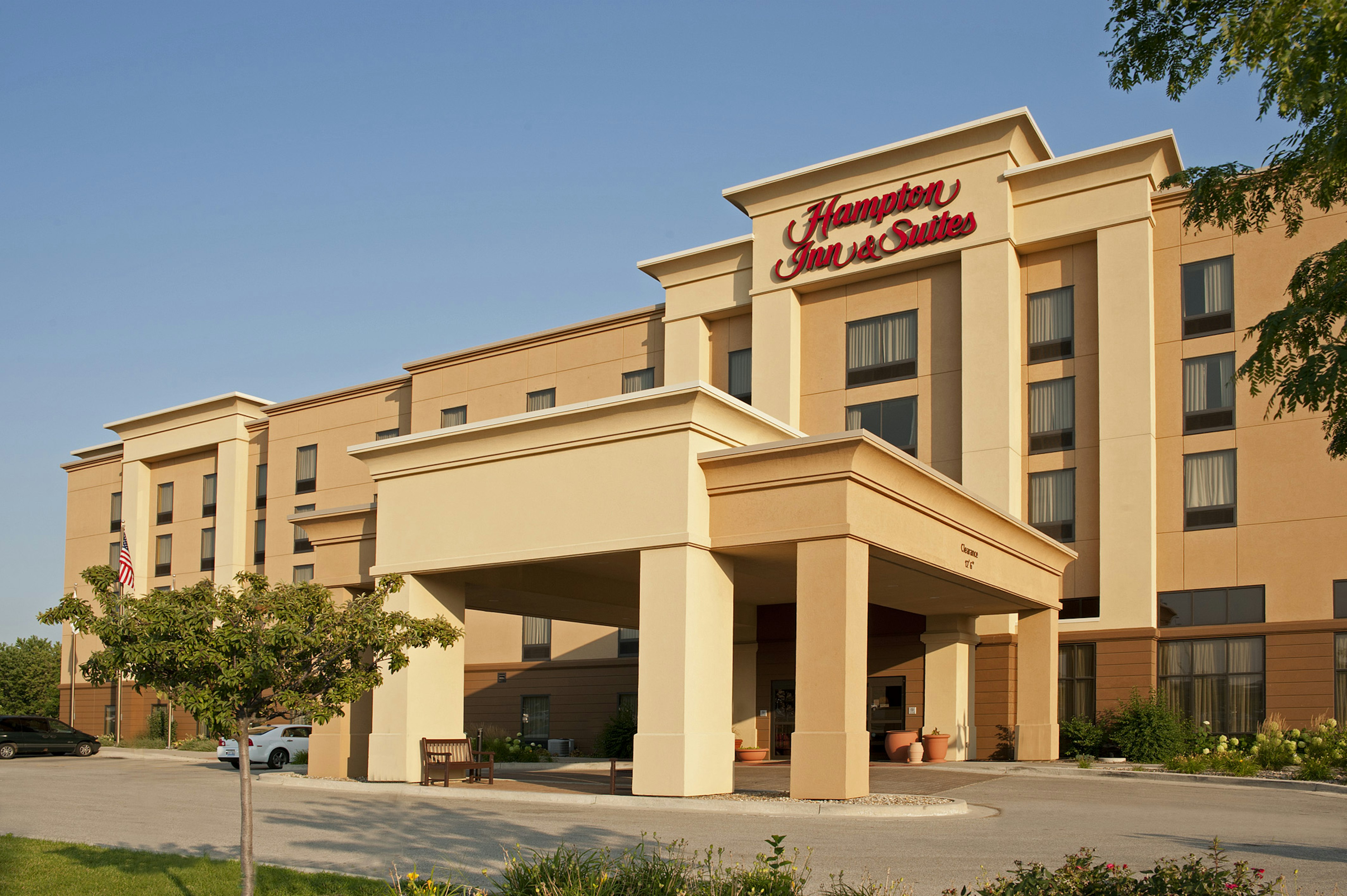 Hampton Inn Suites Bloomington Normal 2/48