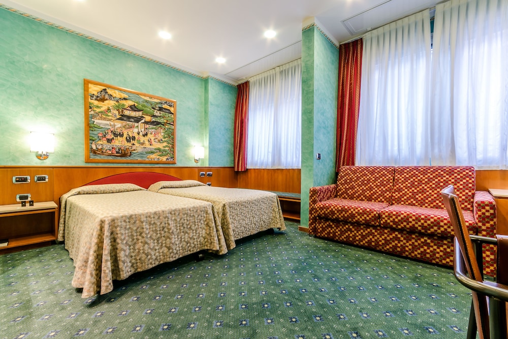 Brunelleschi Hotel Milan 19/49