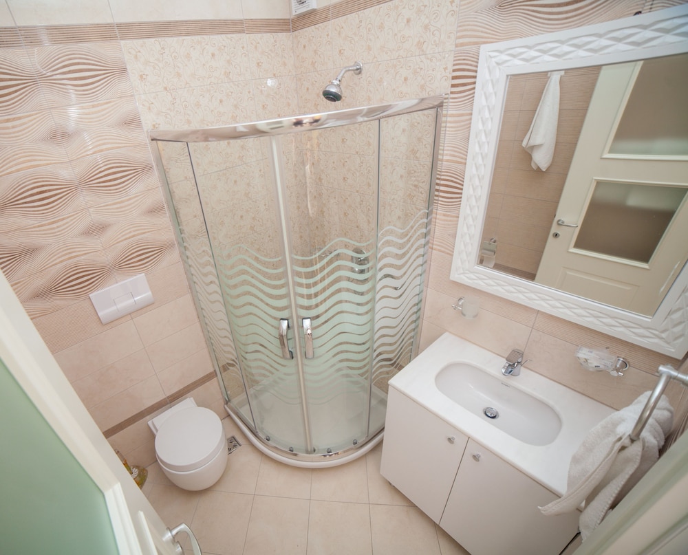 Diamond Hill Spa Hotel 48/50