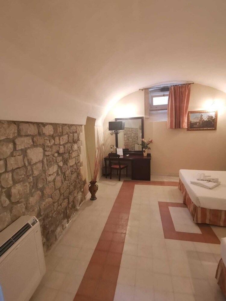 PALAZZO IL CAVALIERE B&B DE CHARME 40/68
