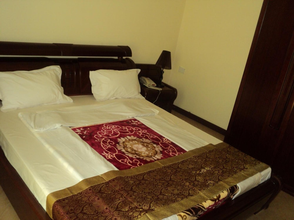 Biraj International Hotel 9/50