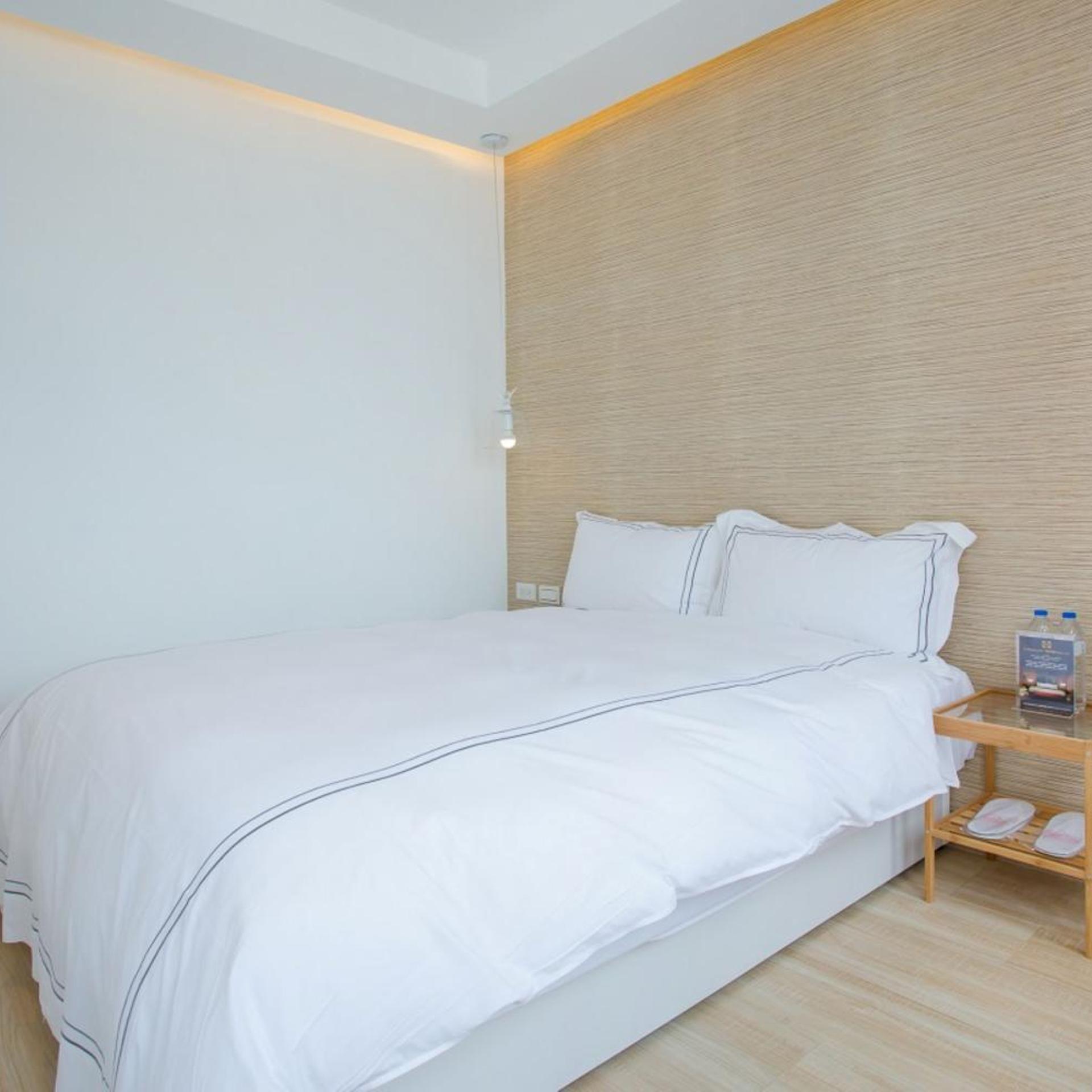 Mini West Hotel 12/50
