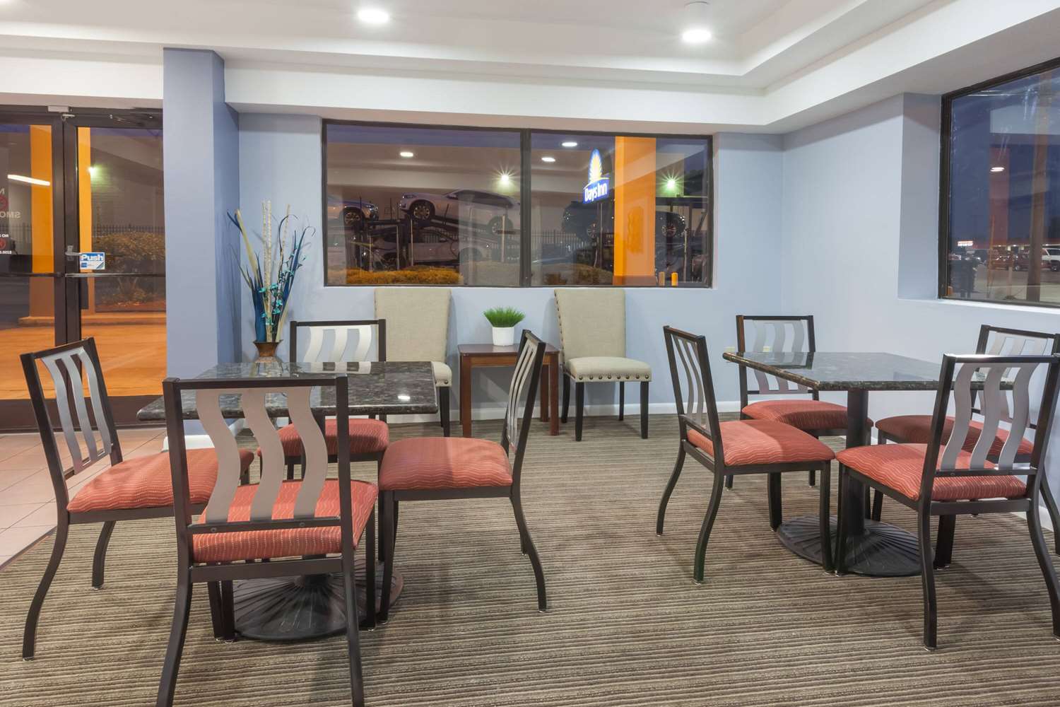 Days Inn by Wyndham Clinton 15/18