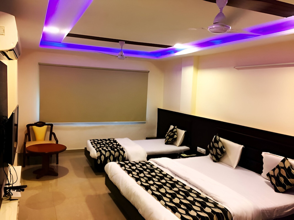 HOTEL SADHBHAV 23/49