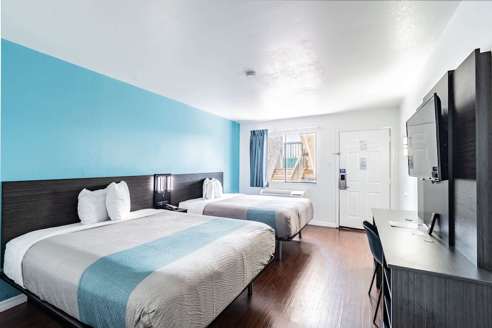 Motel6 Tampa, FL 21/30