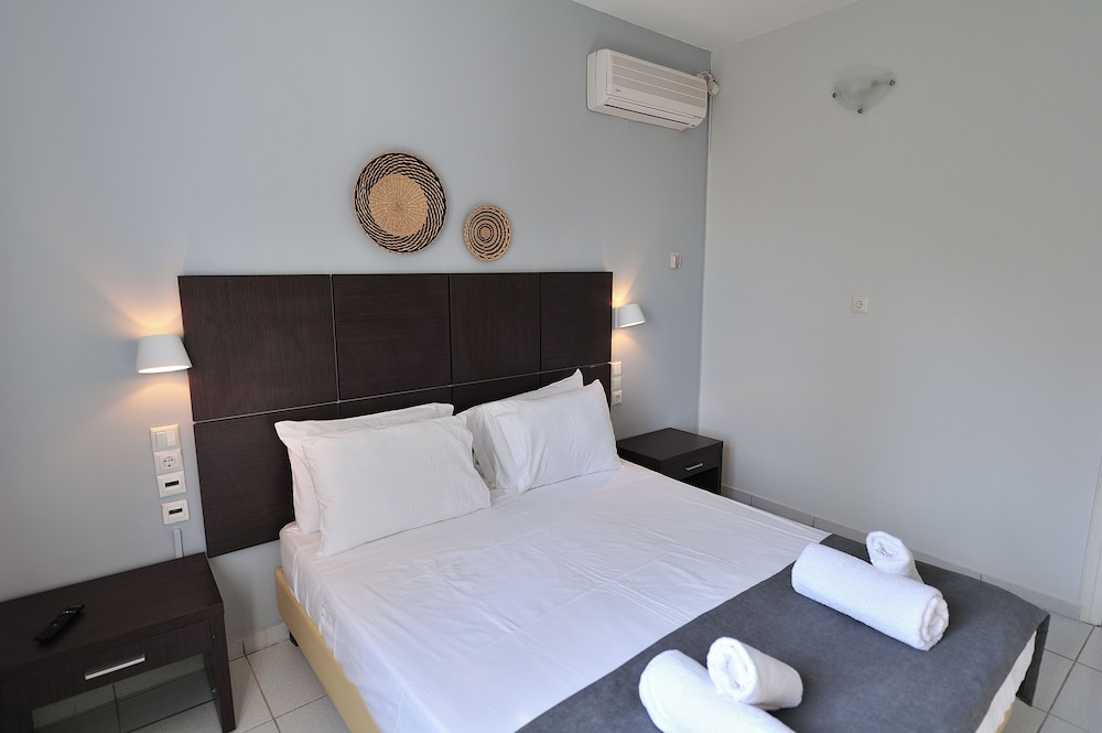 Anamar Skiathos 15/48