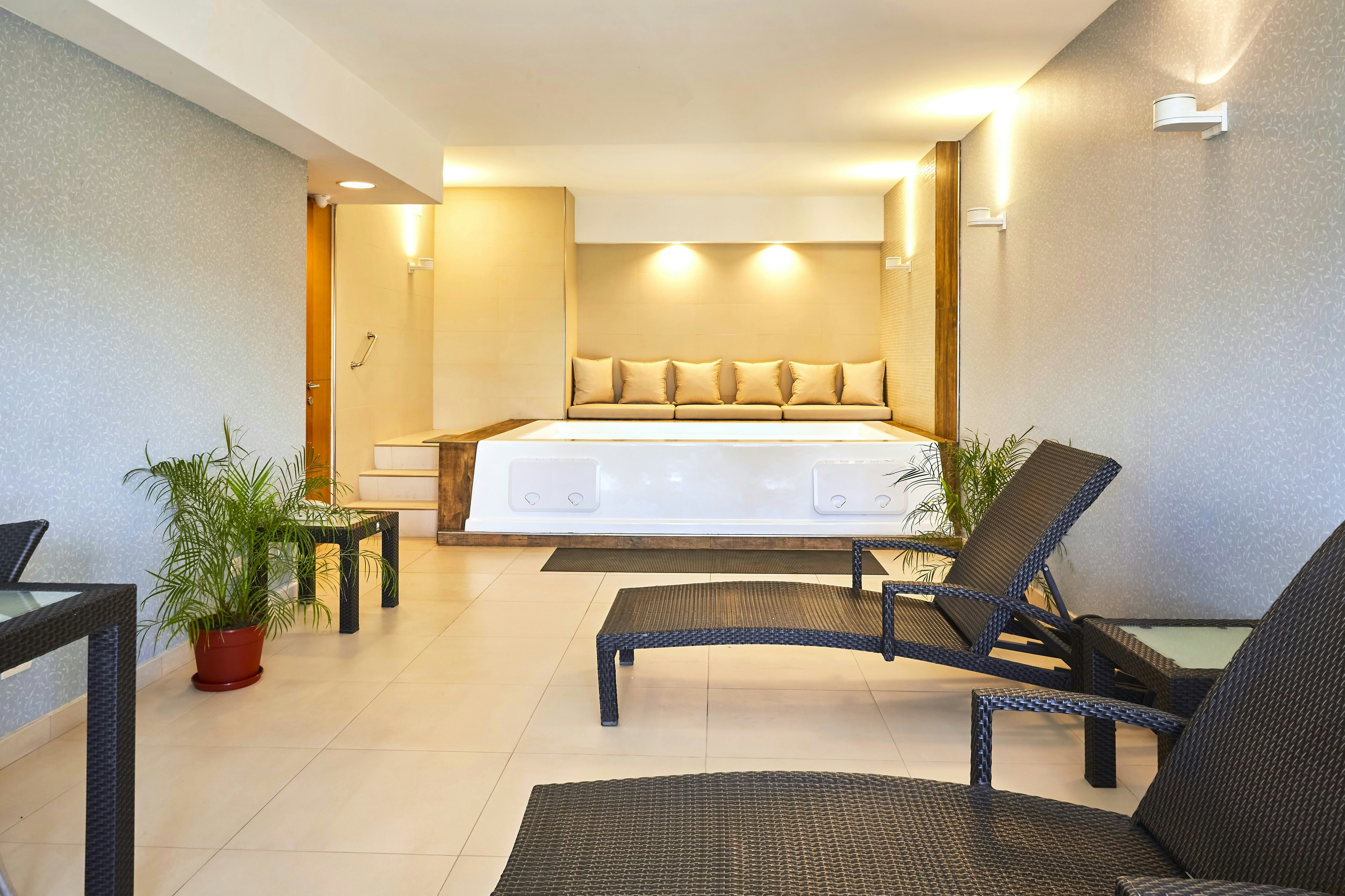 Hilton Mendoza 33/59