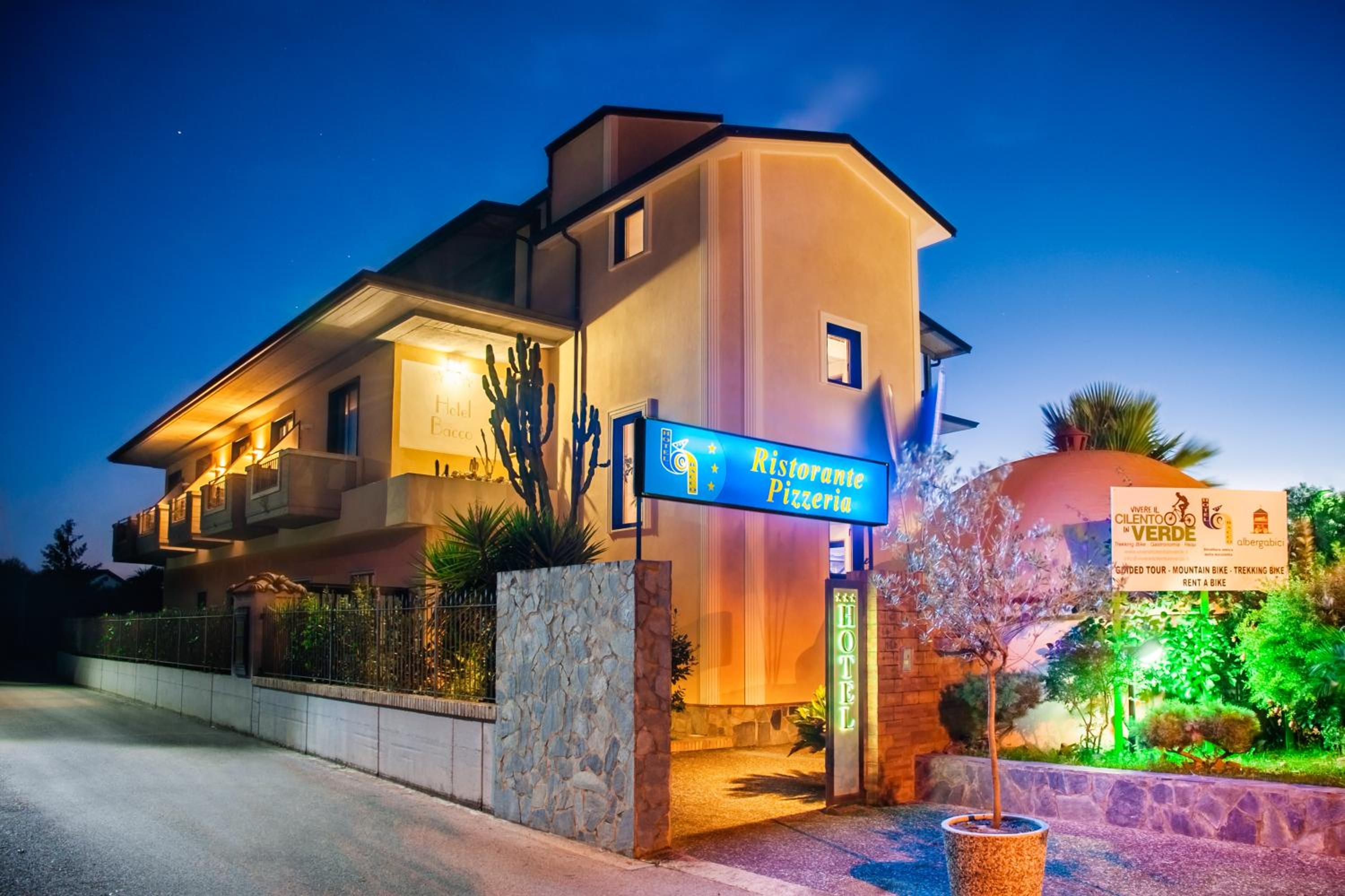 HOTEL BACCO 4/77
