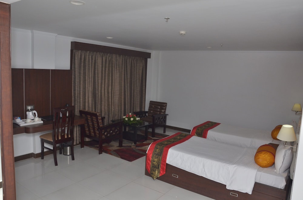 Airport City Hotel 13/35