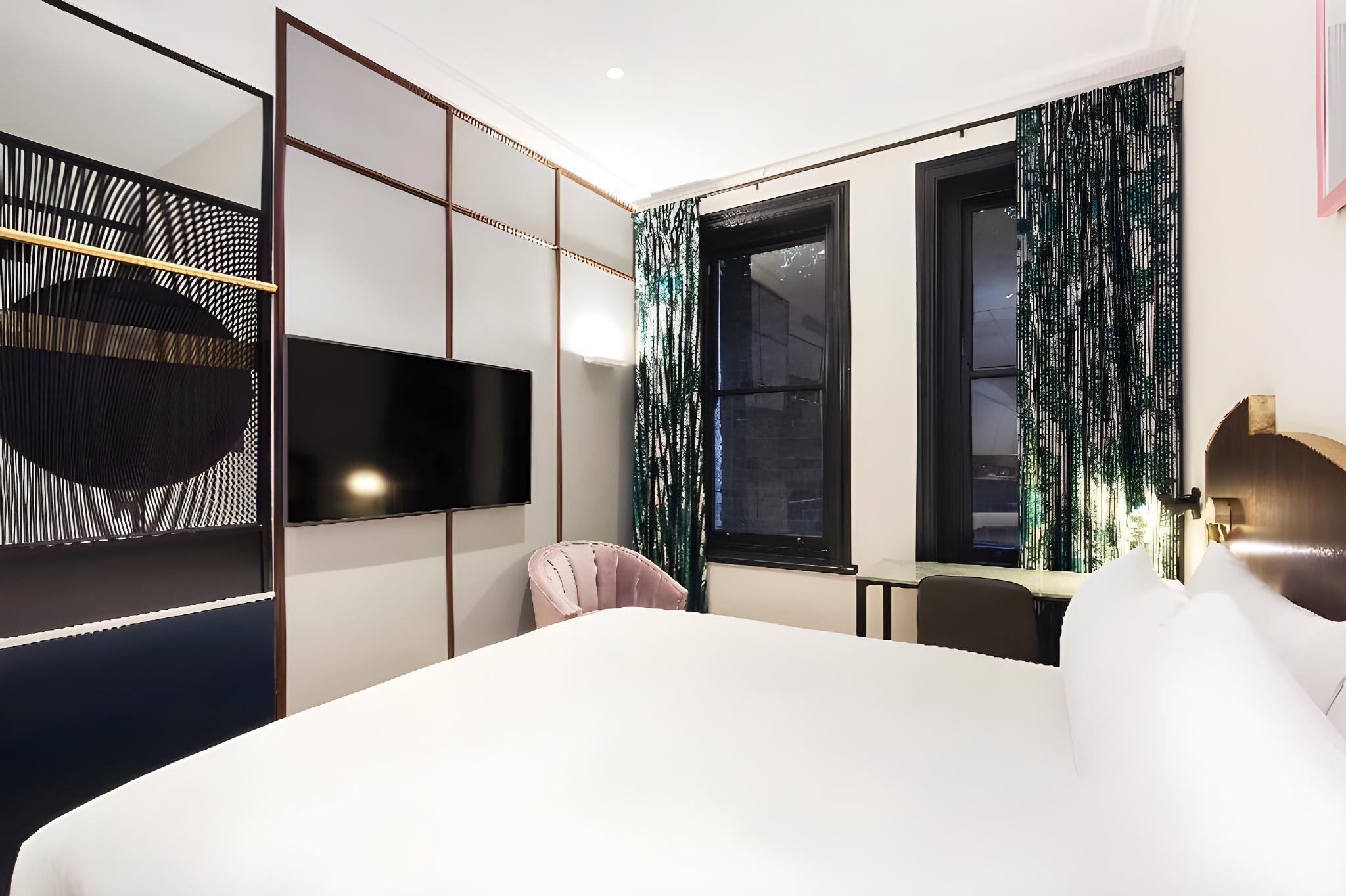 URBAN, DOUBLE BED
