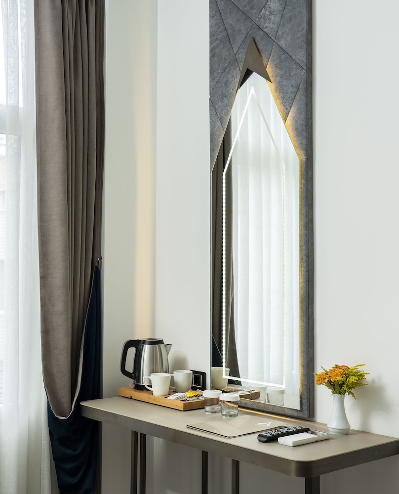 Adamar Hotel Special Category 5/66