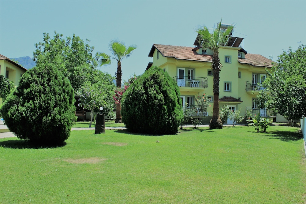Adilan Villas and Apartments 38/50