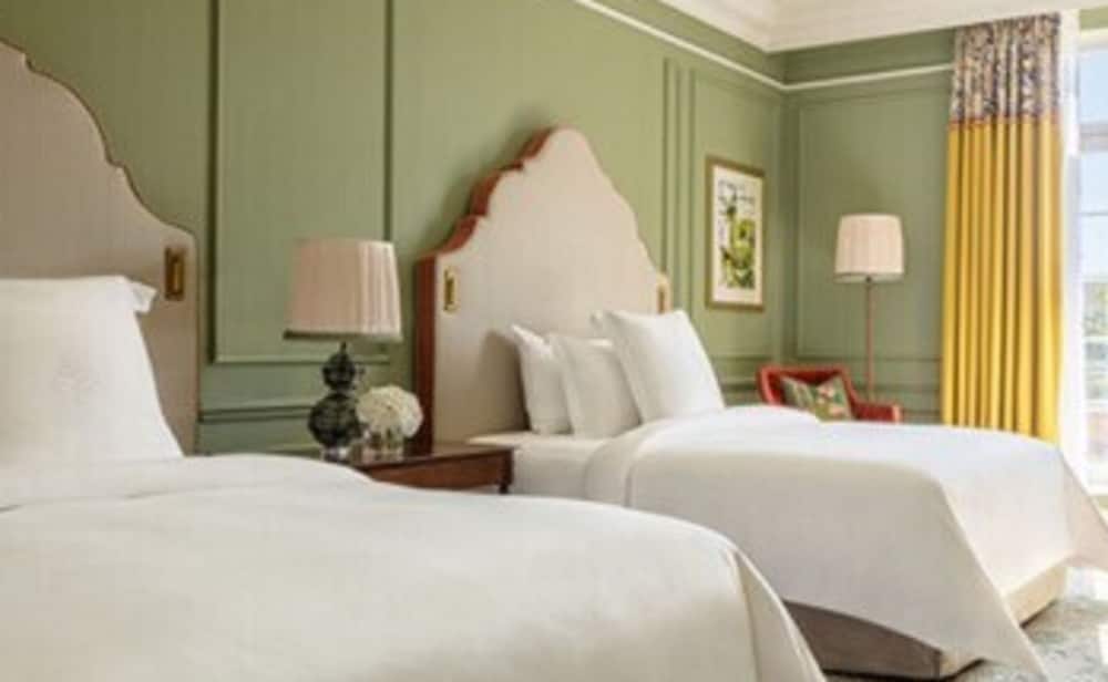 Four Seasons Hotel Hampshire 24/84