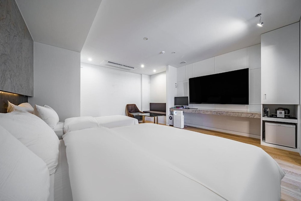 Hotel Amare 13/69