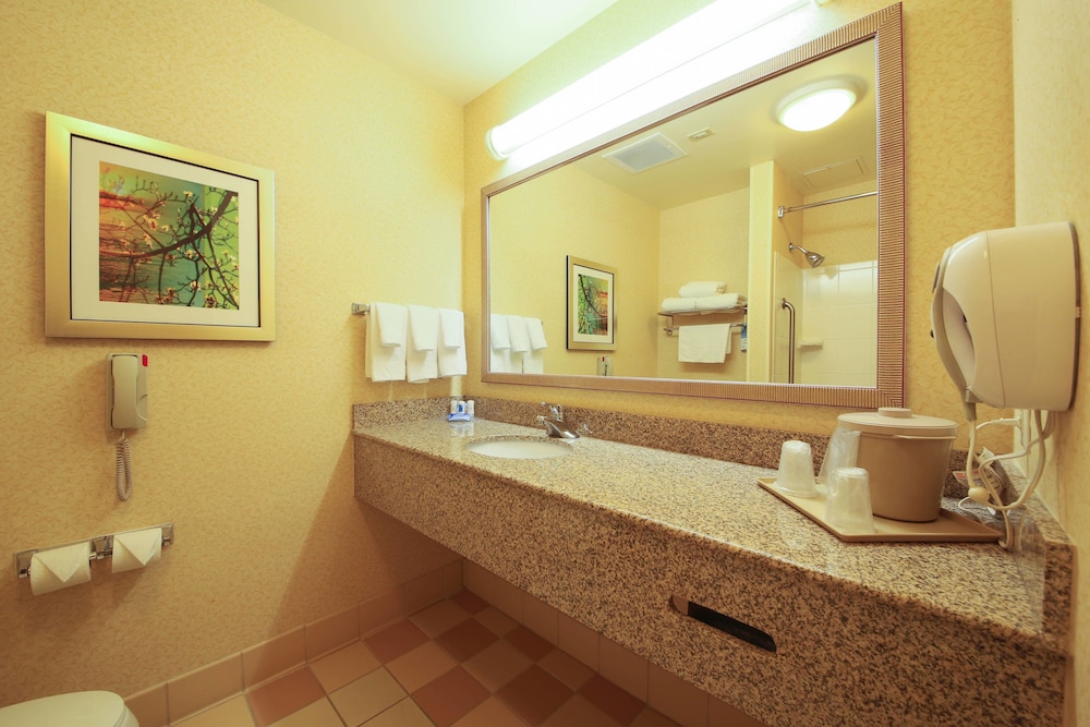 Fairfield Inn Suites Cordele 14/28