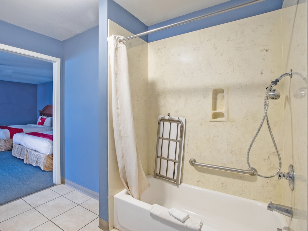 Rodeway Inn 20/22