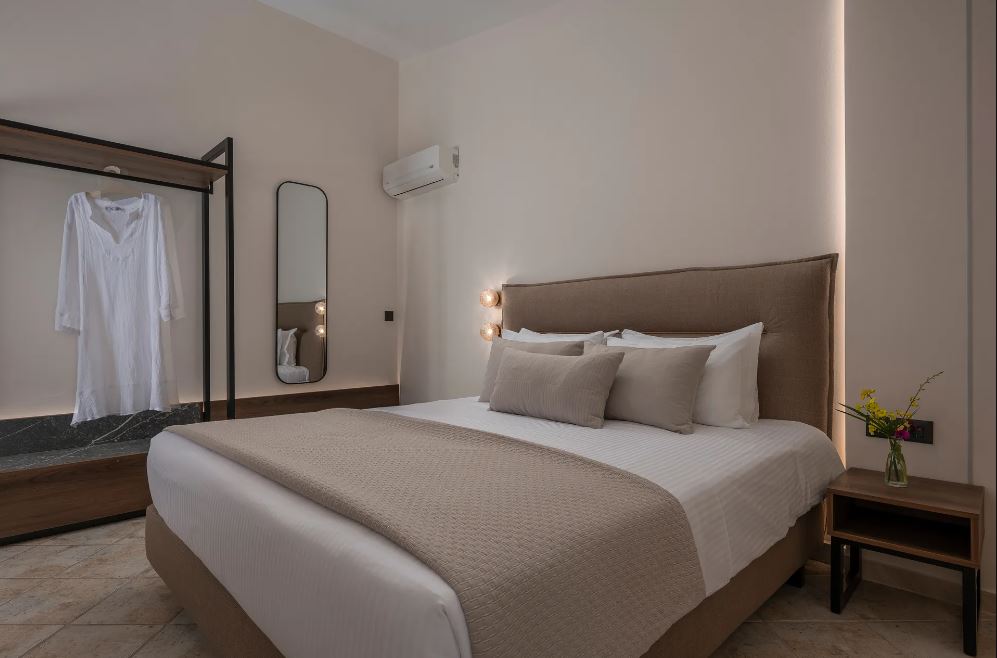 2 BEDROOMS, EXECUTIVE, SUITE, PRIVATE POOL