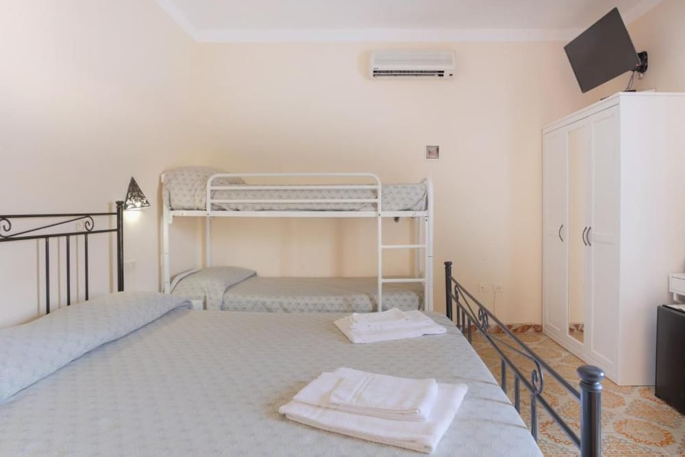 Hotel Bolivar 23/50