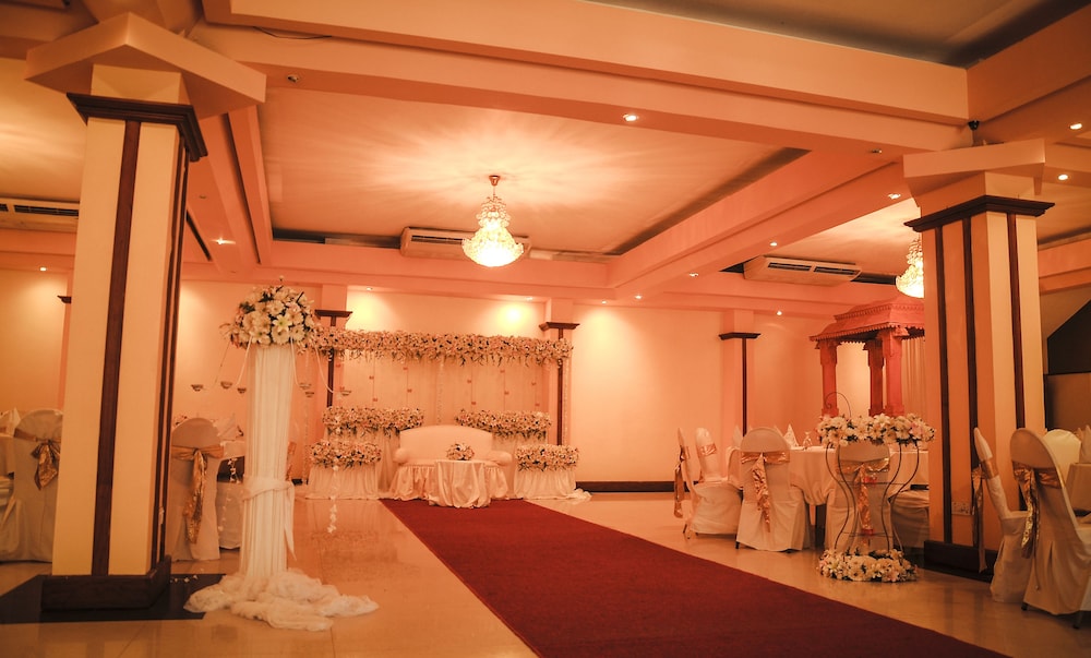 Oak Ray Regency Hotel 22/40