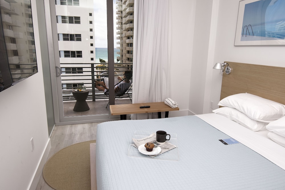 6080 Design Hotel by Eskape Collection 27/75