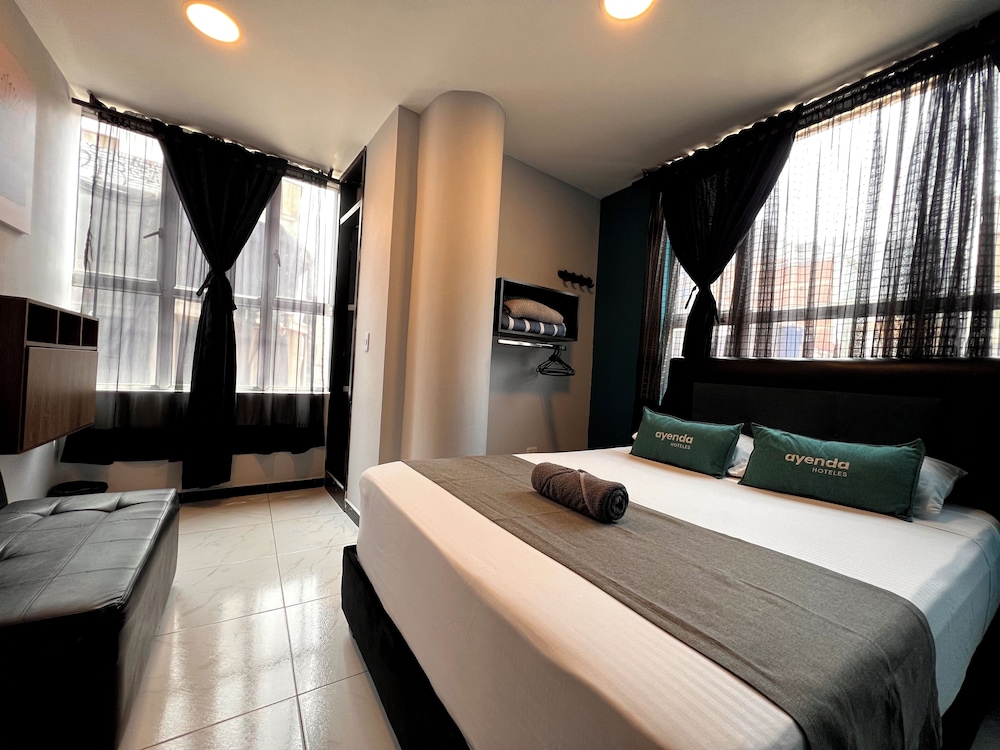 Ayenda 1077 Bogota Hills 25/52