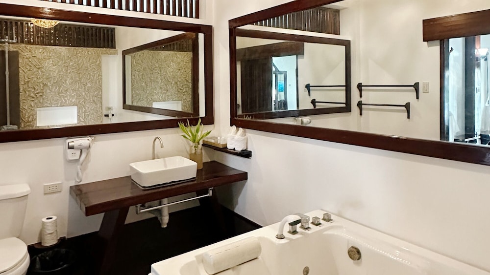 Ocean 101 Beach Resort 46/50
