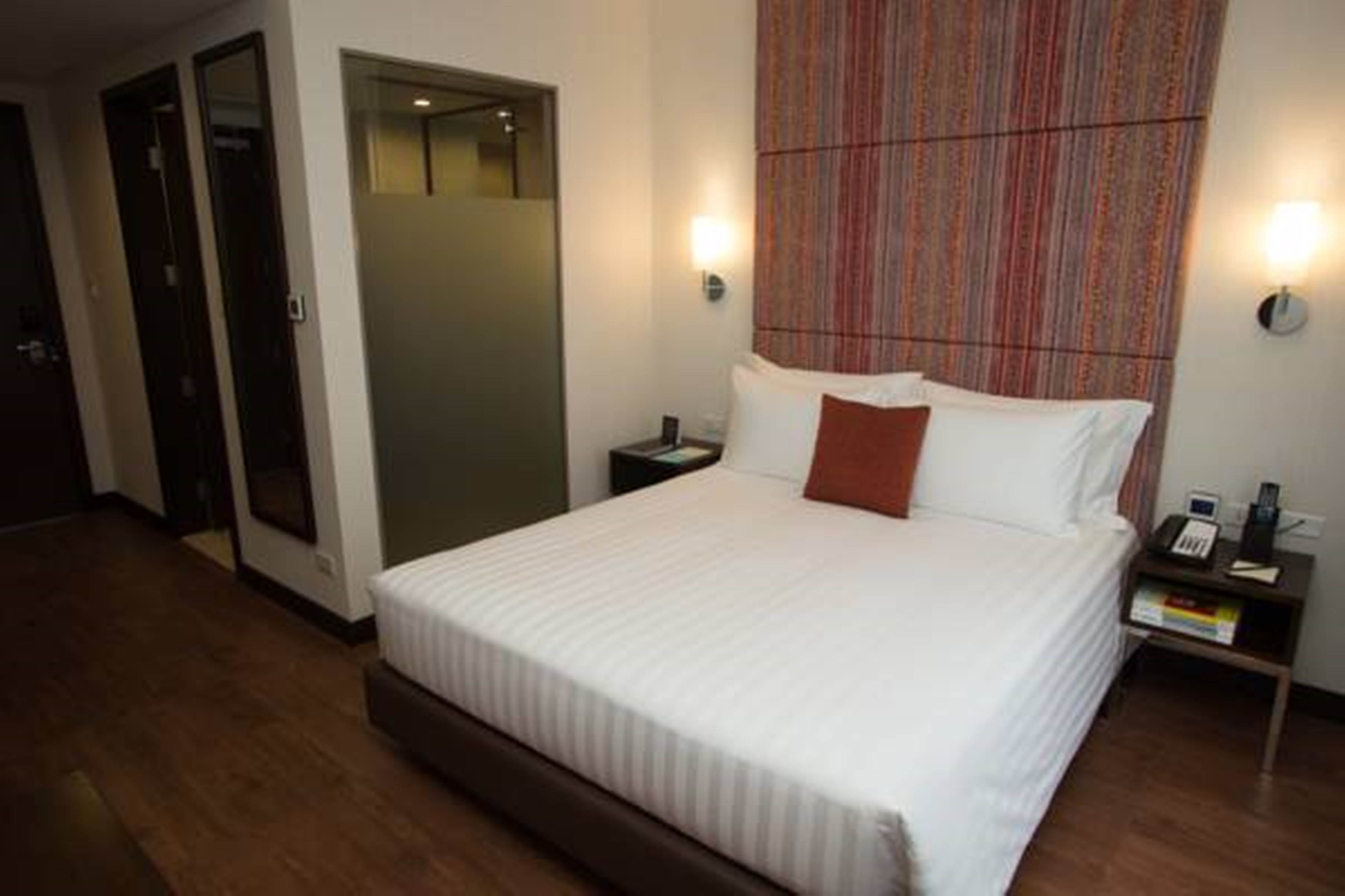 Room, Queen Bed