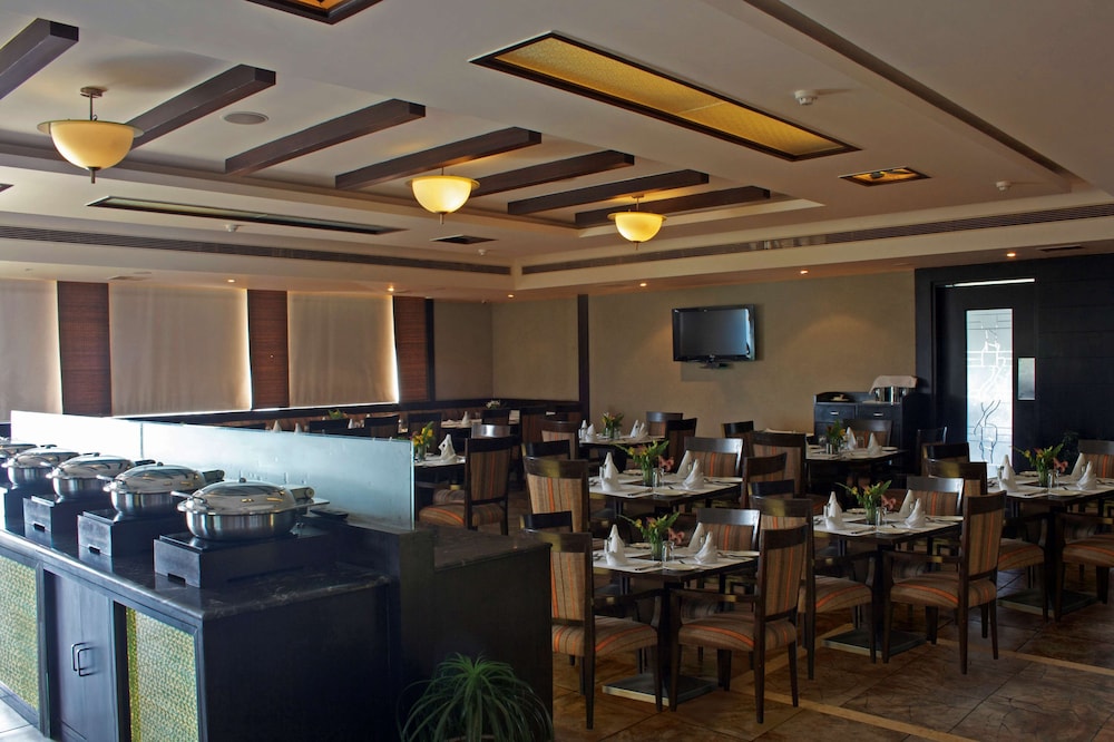 Hotel Legend Sarovar Portico 20/28