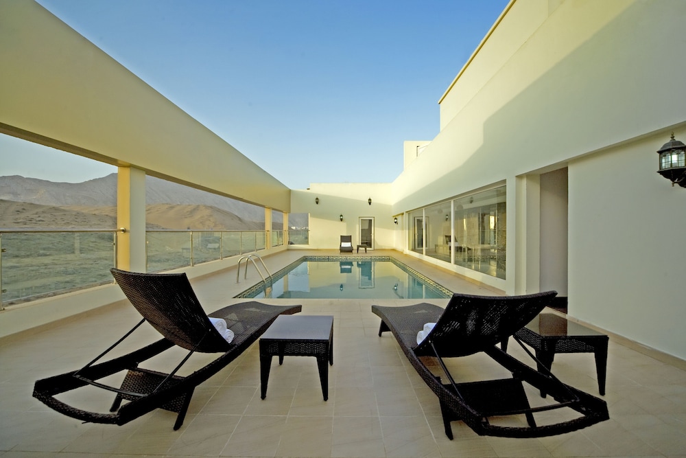 Muscat Dunes Hotel 41/44