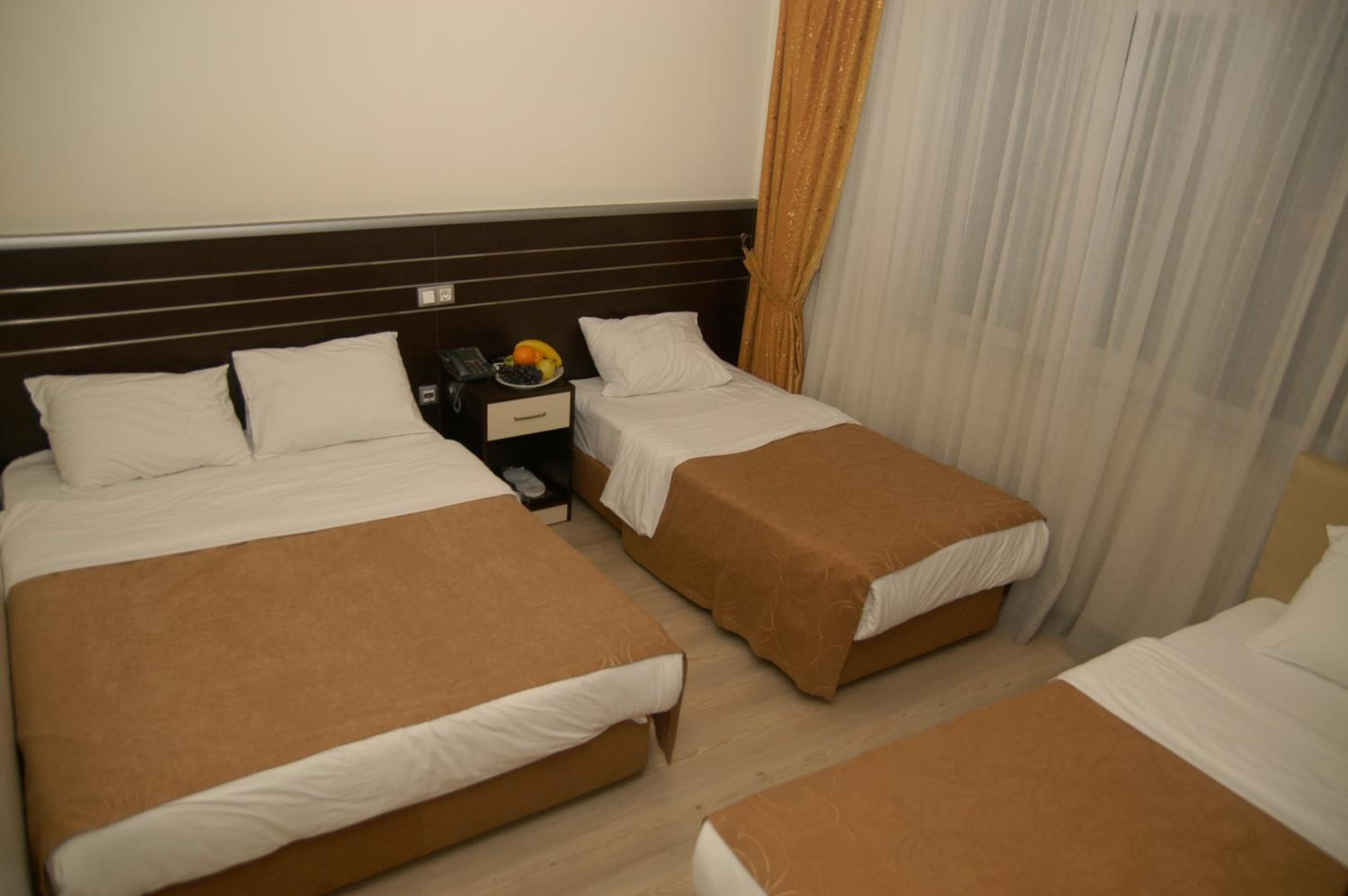 Merdan Hotel 8/48