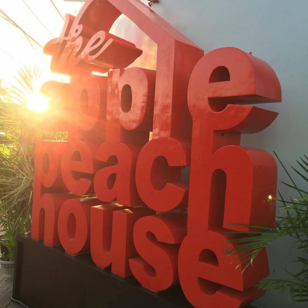 The Apple Peach House 57/61