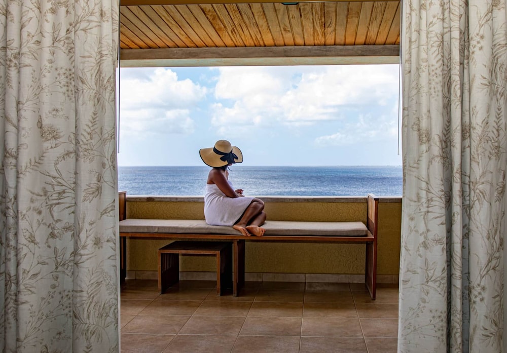 The Bellafonte - Luxury Oceanfront Hotel 2/50