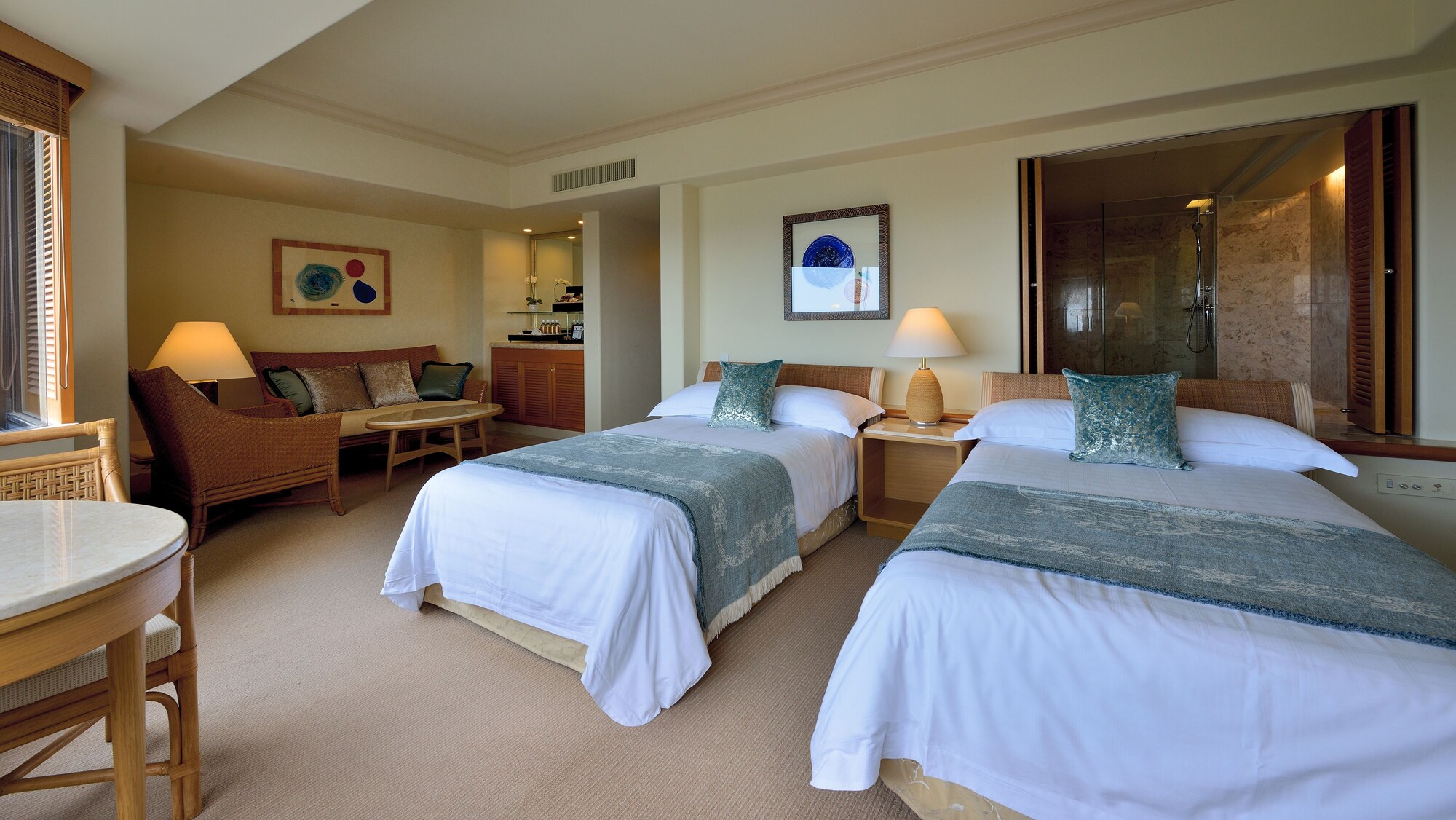 EXECUTIVE, SUITE, TWIN BEDS, LOUNGE ACCESS