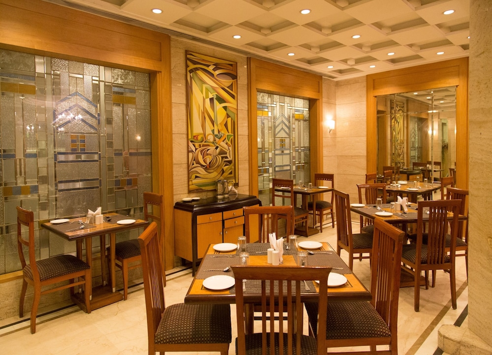 Sarovar Portico Kalupur Ahmedabad 24/42