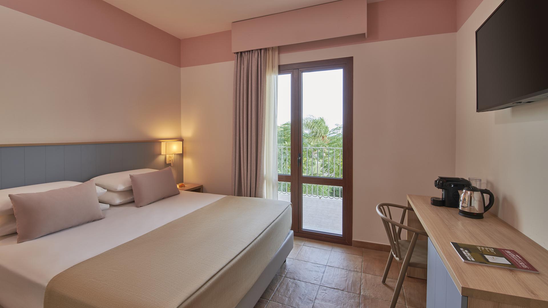 Premium, Quadruple, Balcony, Pool Area
