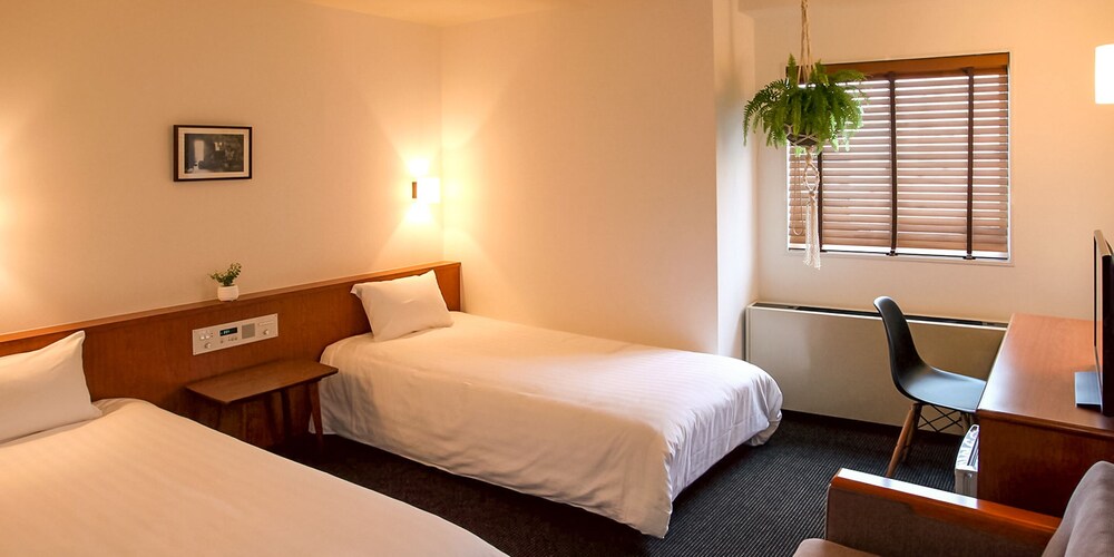 ROOM, TWIN BEDS, WITH EXTRA BED, UNIT BATH