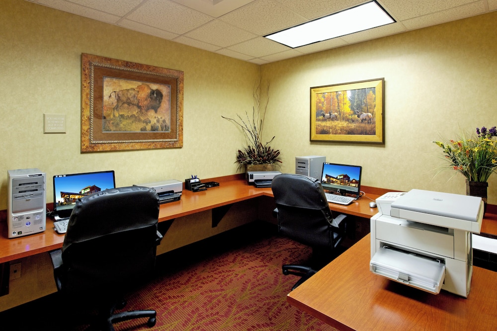 Holiday Inn Express Hotel & Suites Kalispell 66/77