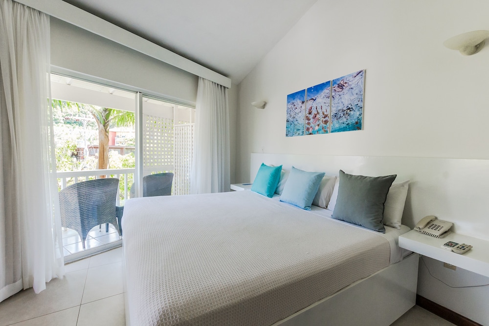 Paradise Beach Hotel 23/79