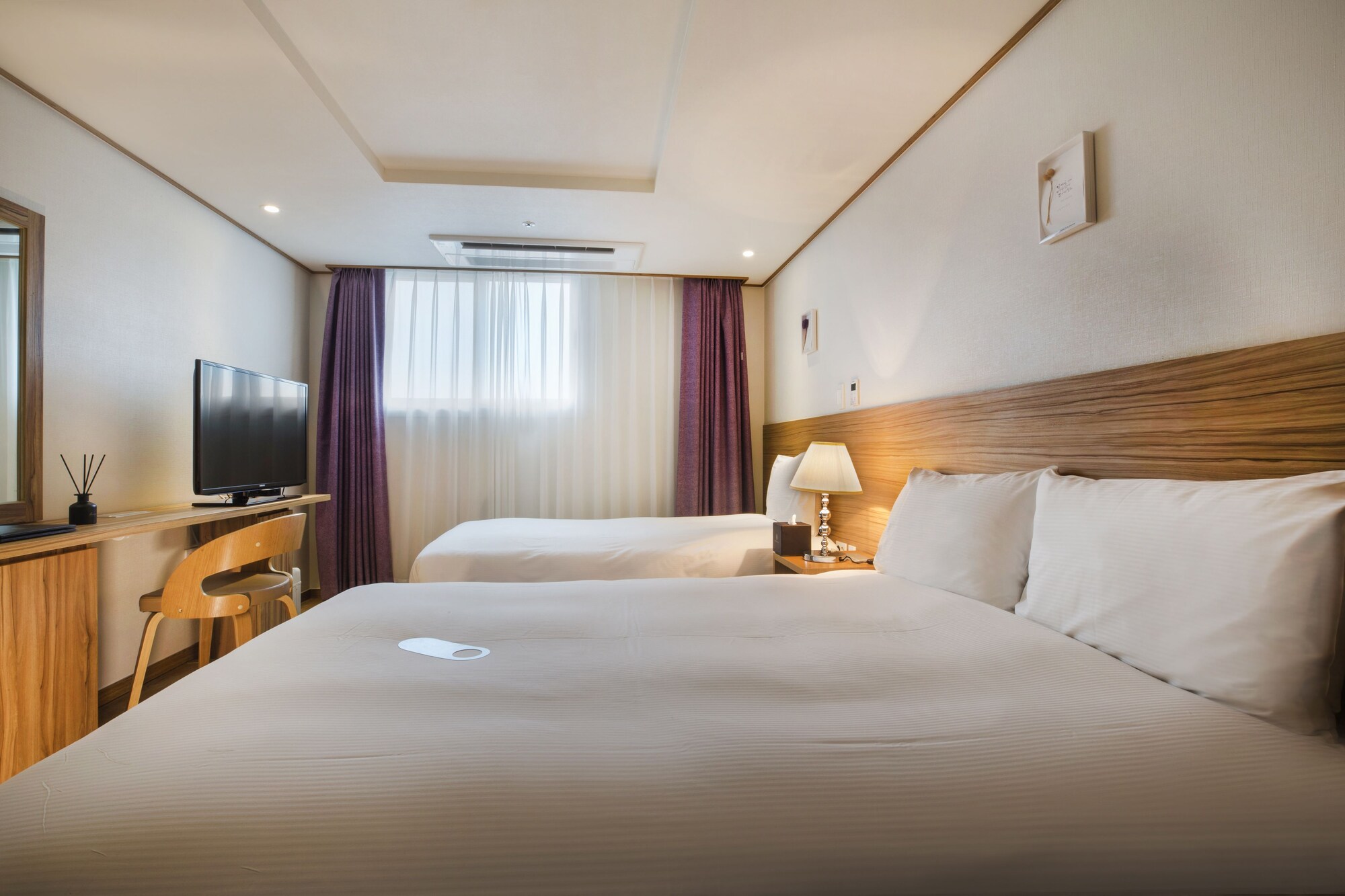 EXCLUSIVE, TWIN BEDS, MOUNTAIN VIEW