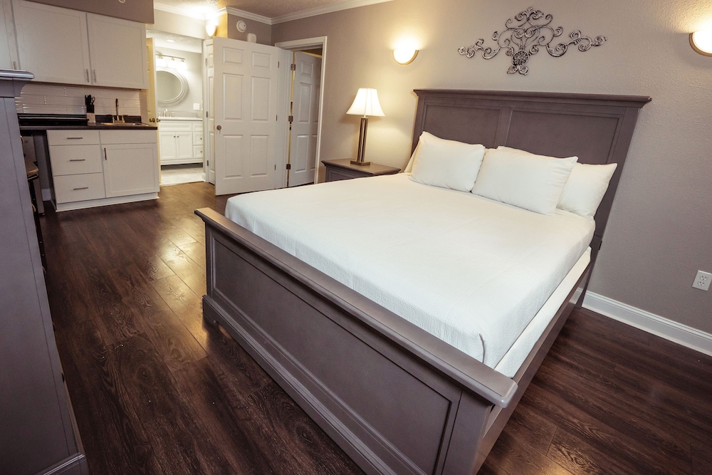 Branson Surrey Inn 23/65