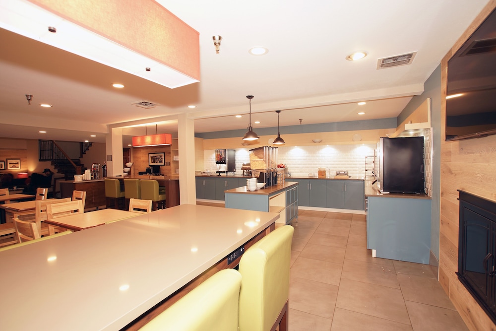 Country Inn & Suites by Radisson Greenfield IN 4/37