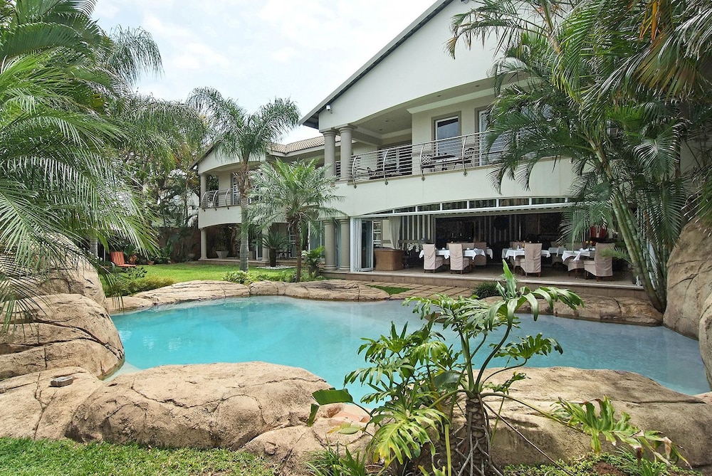 Ushaka Manor Guest House 27/37