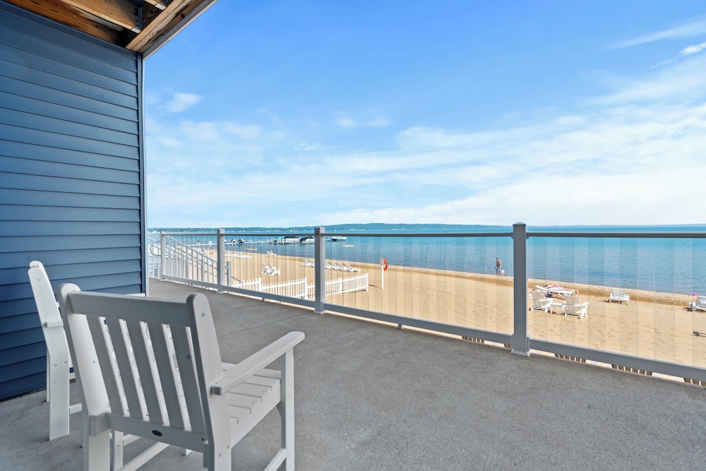 The Baywatch Resort 39/50