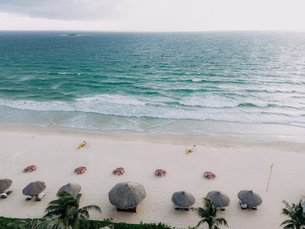 Wyndham Grand Phu Quoc 48/50