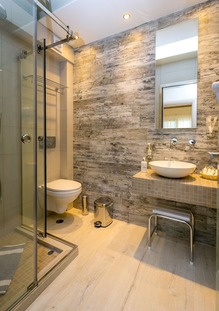 Lobelia Luxury Suites 50/50