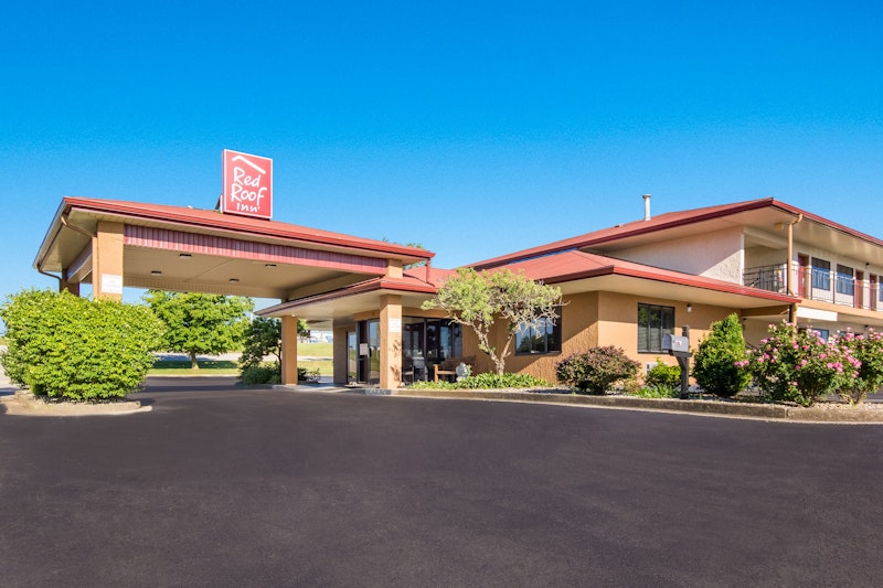 Red Roof Inn Shelbyville 8/32