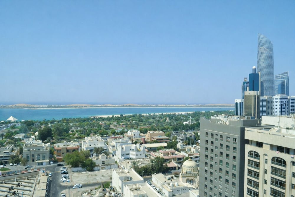 Sheraton Khalidiya Hotel 3/70