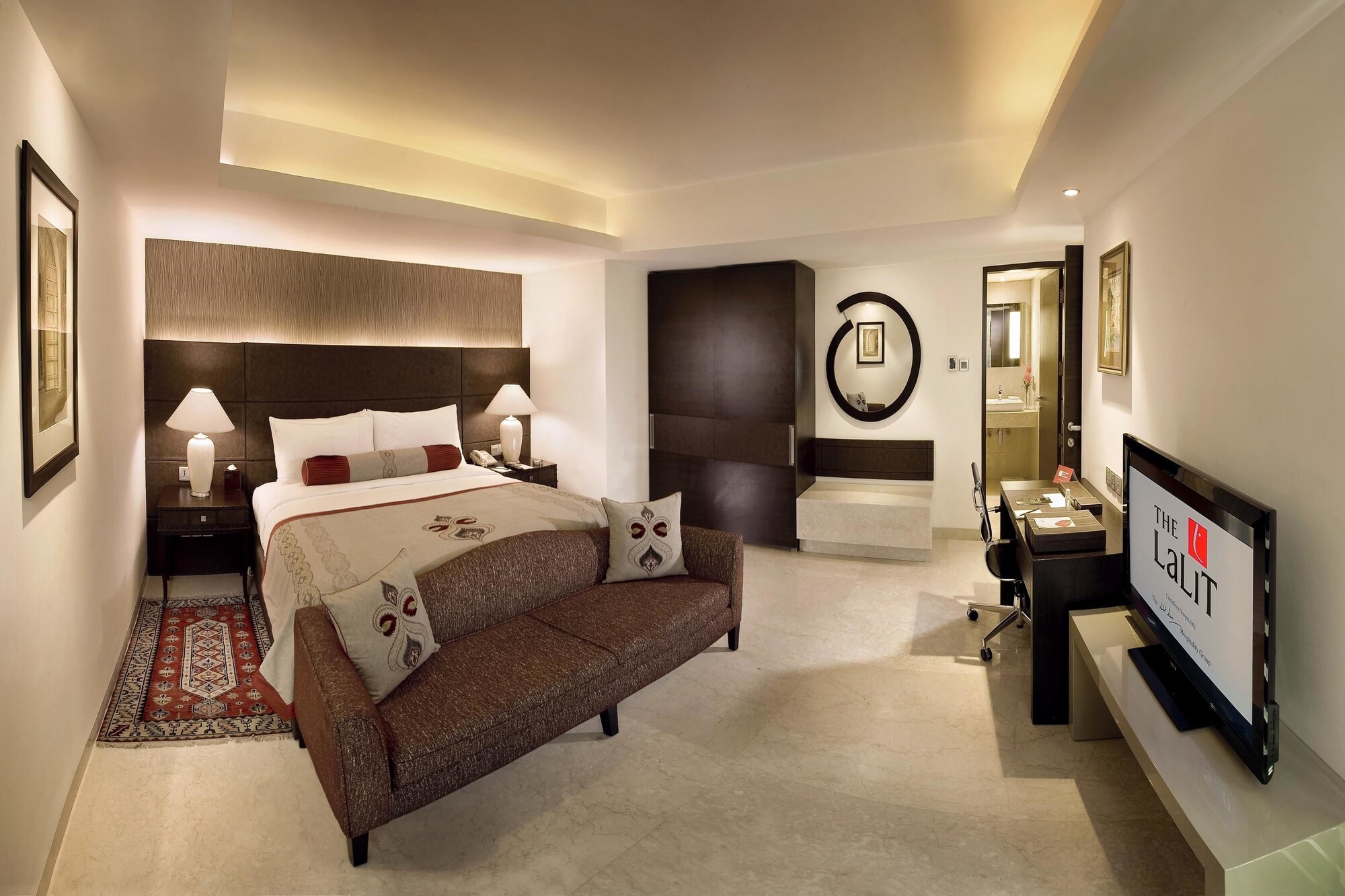 CLUB, EXECUTIVE, KING BED