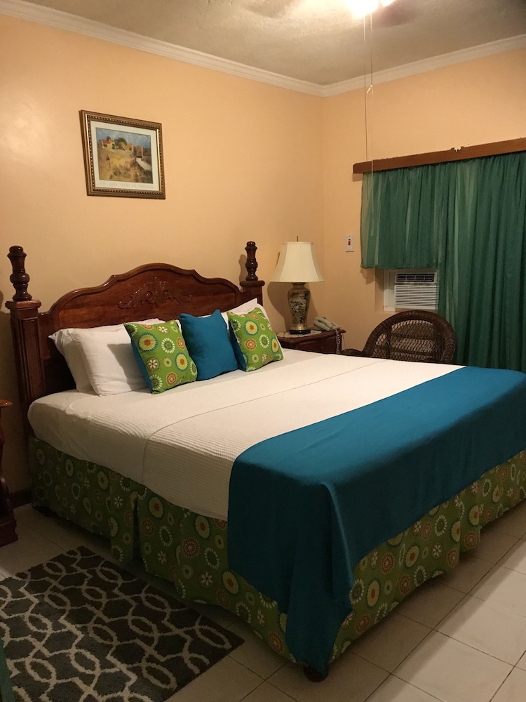 Rayon Hotel 12/48